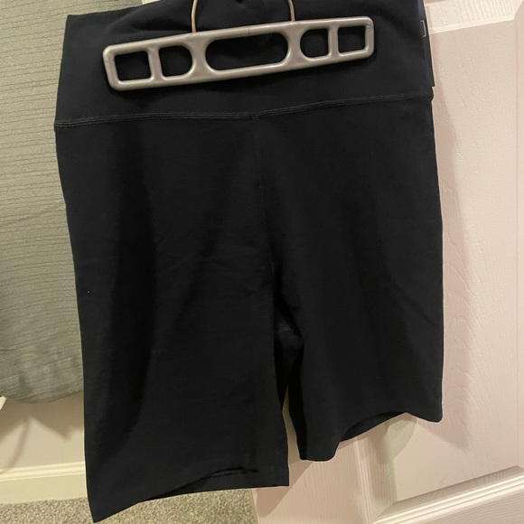 Abercrombie and Fitch stretch shorts - Picture 2 of 2